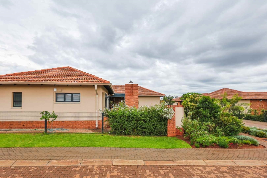 2 Bedroom Property for Sale in The Retreat Gauteng