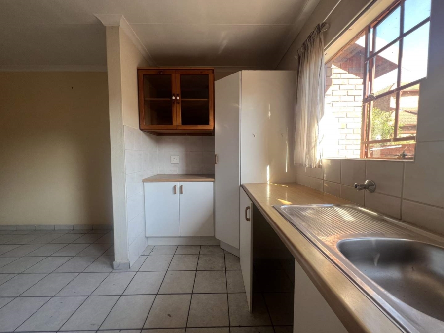2 Bedroom Property for Sale in Weltevreden Park Gauteng