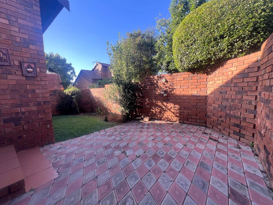 2 Bedroom Property for Sale in Weltevreden Park Gauteng