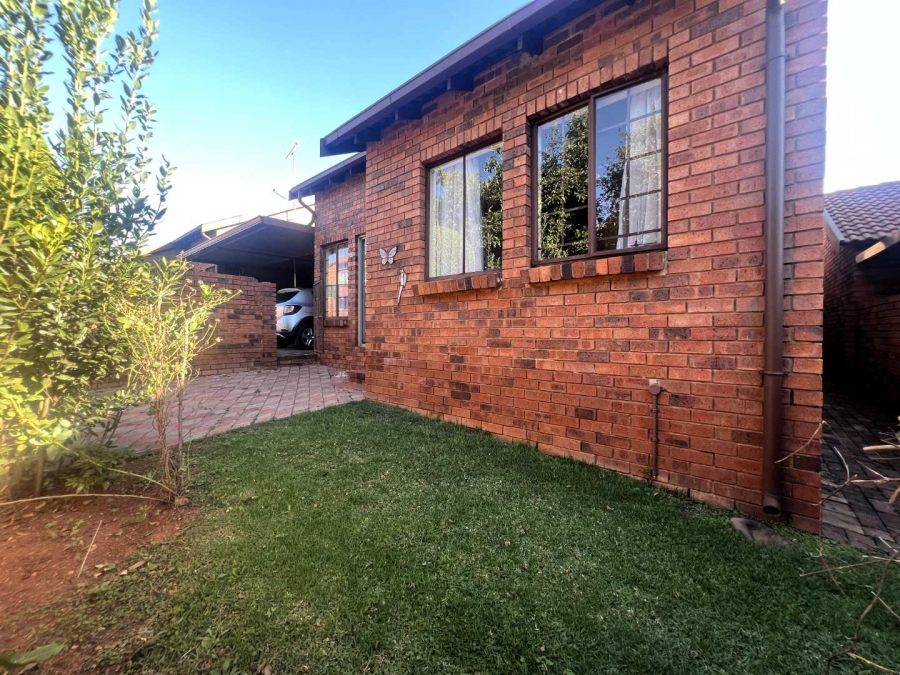 2 Bedroom Property for Sale in Weltevreden Park Gauteng