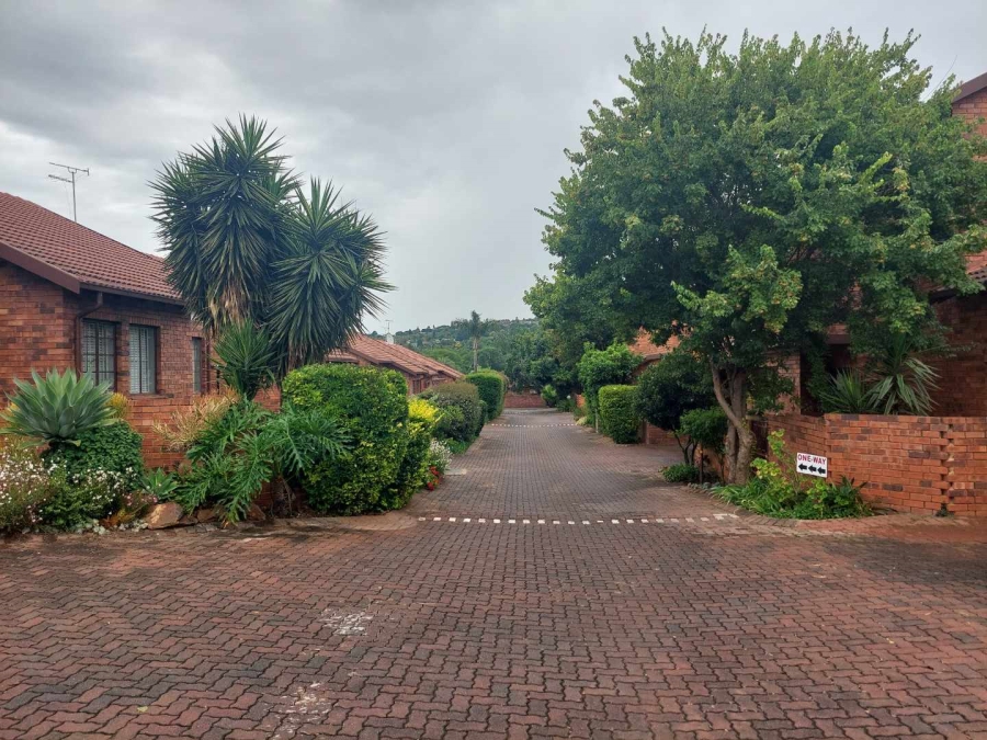 2 Bedroom Property for Sale in Weltevreden Park Gauteng