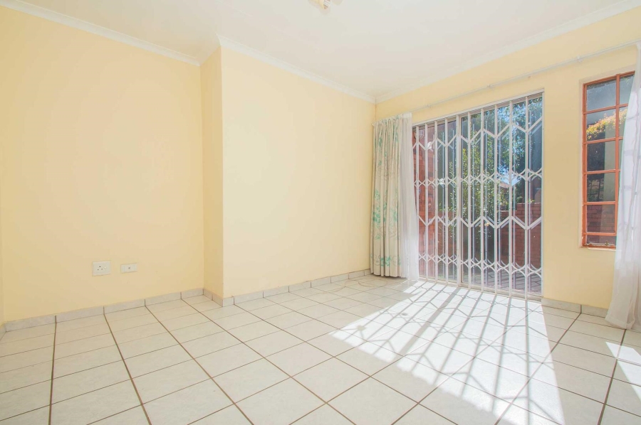 2 Bedroom Property for Sale in Weltevreden Park Gauteng