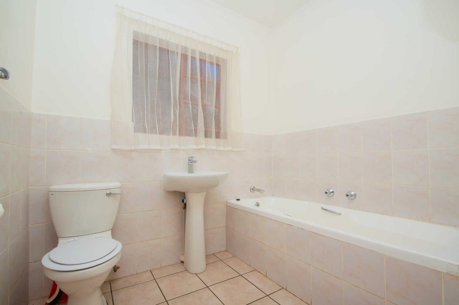 2 Bedroom Property for Sale in Weltevreden Park Gauteng