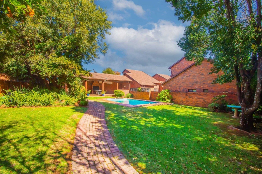 2 Bedroom Property for Sale in Weltevreden Park Gauteng