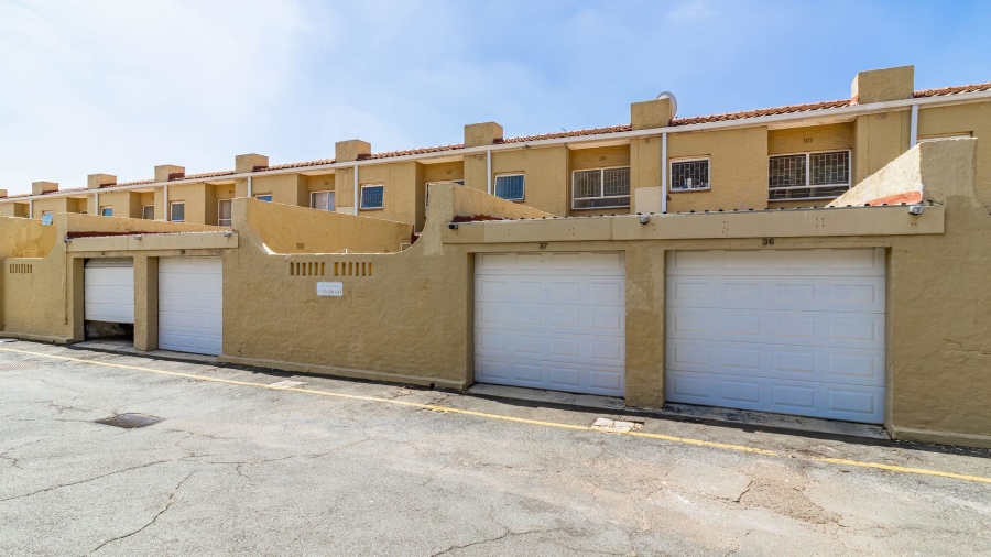 To Let 2 Bedroom Property for Rent in Blackheath Gauteng