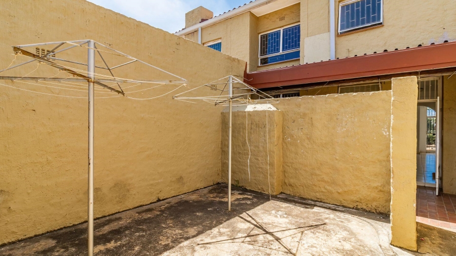 To Let 2 Bedroom Property for Rent in Blackheath Gauteng