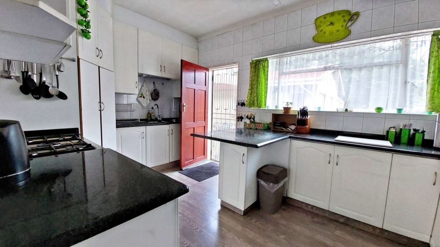 4 Bedroom Property for Sale in Brackenhurst Gauteng