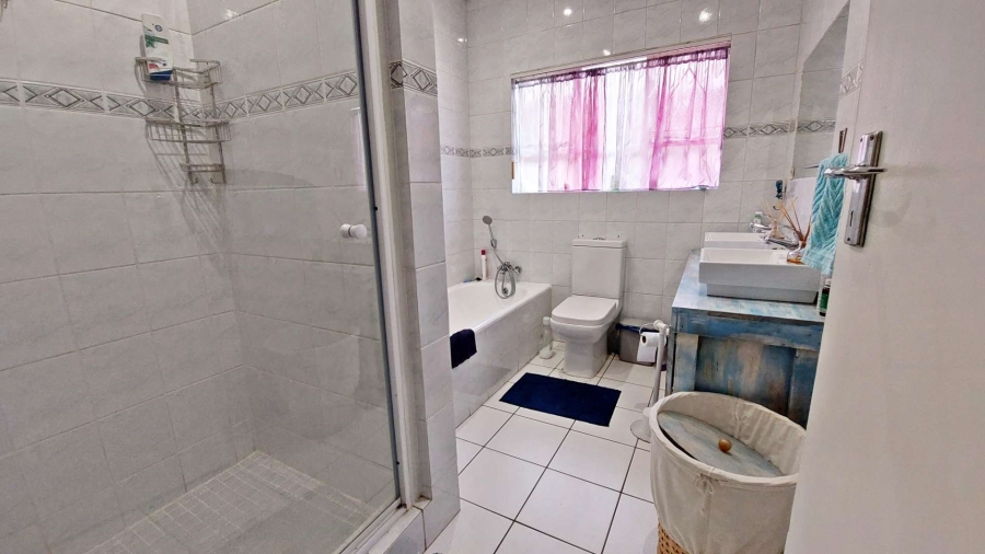 4 Bedroom Property for Sale in Brackenhurst Gauteng