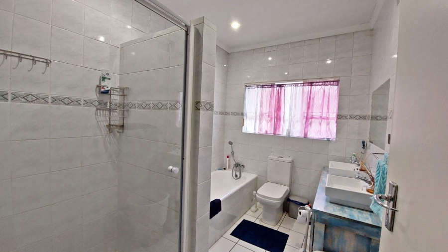 4 Bedroom Property for Sale in Brackenhurst Gauteng