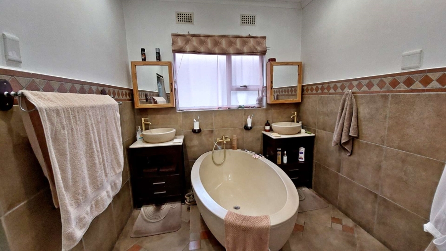 4 Bedroom Property for Sale in Brackenhurst Gauteng