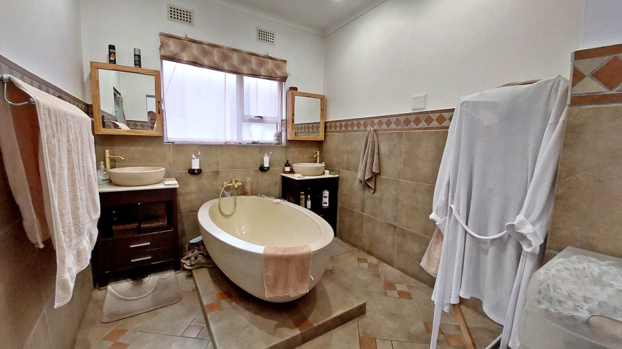 4 Bedroom Property for Sale in Brackenhurst Gauteng