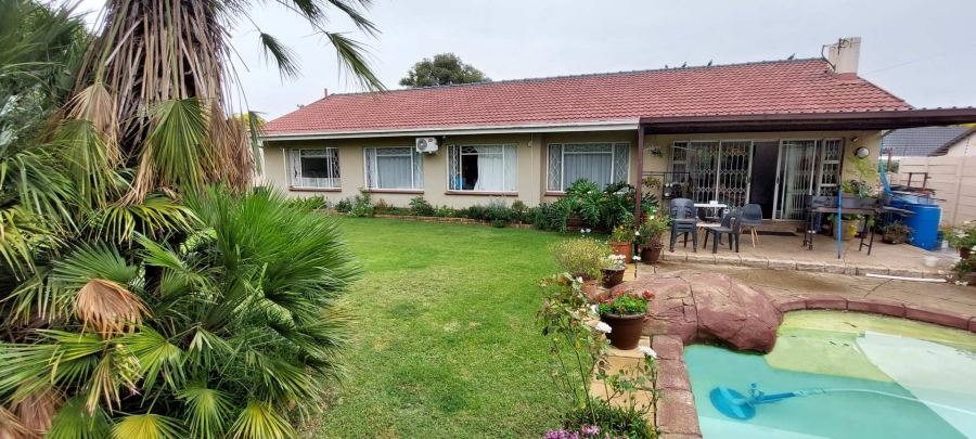 4 Bedroom Property for Sale in Brackenhurst Gauteng