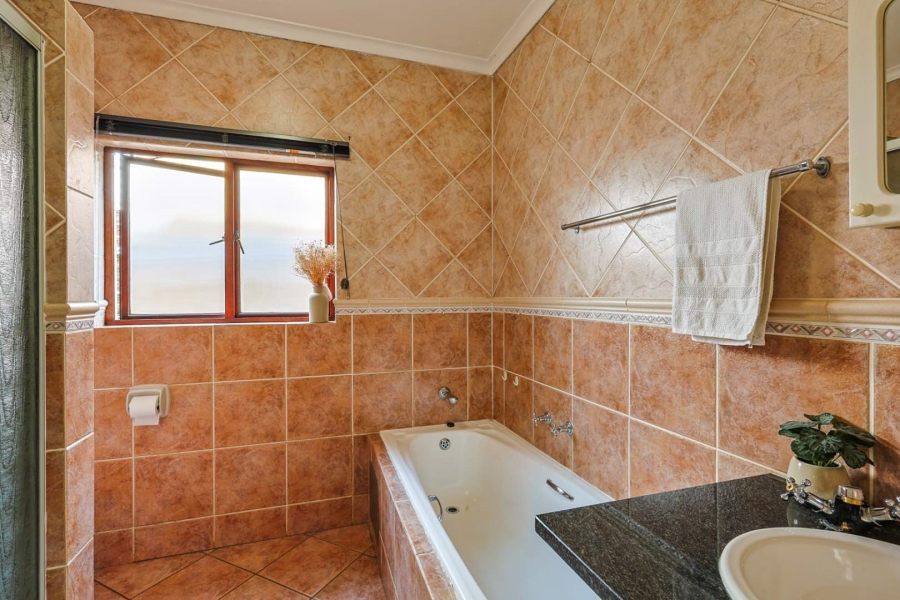 2 Bedroom Property for Sale in Silver Lakes Golf Estate Gauteng