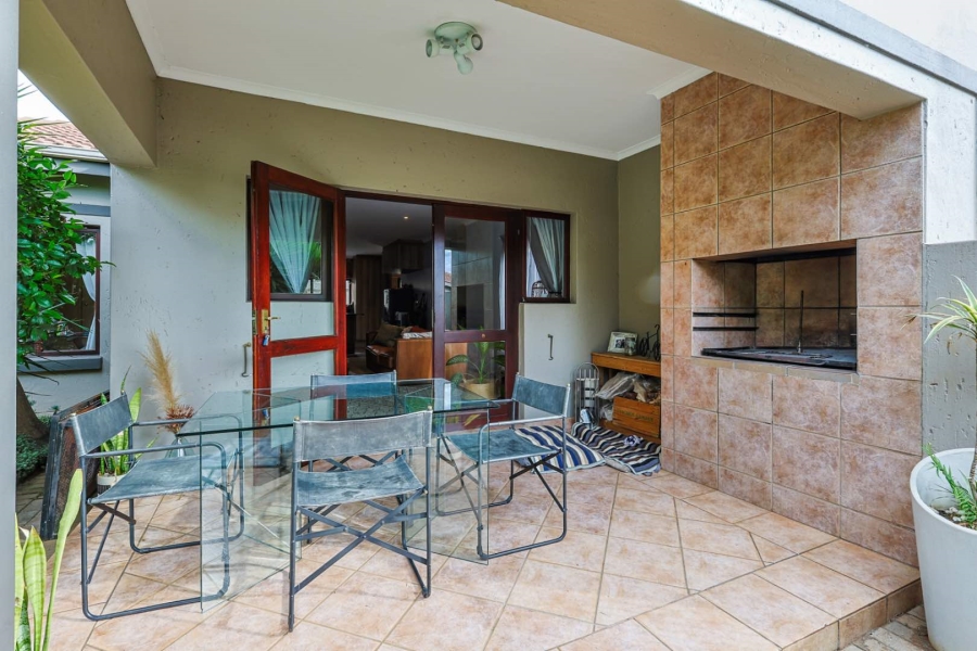 2 Bedroom Property for Sale in Silver Lakes Golf Estate Gauteng