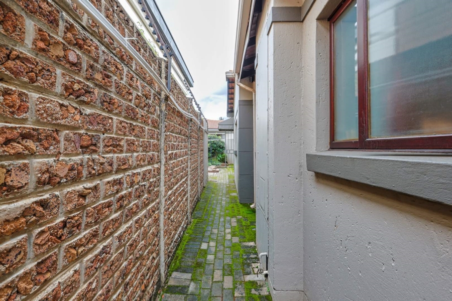 2 Bedroom Property for Sale in Silver Lakes Golf Estate Gauteng