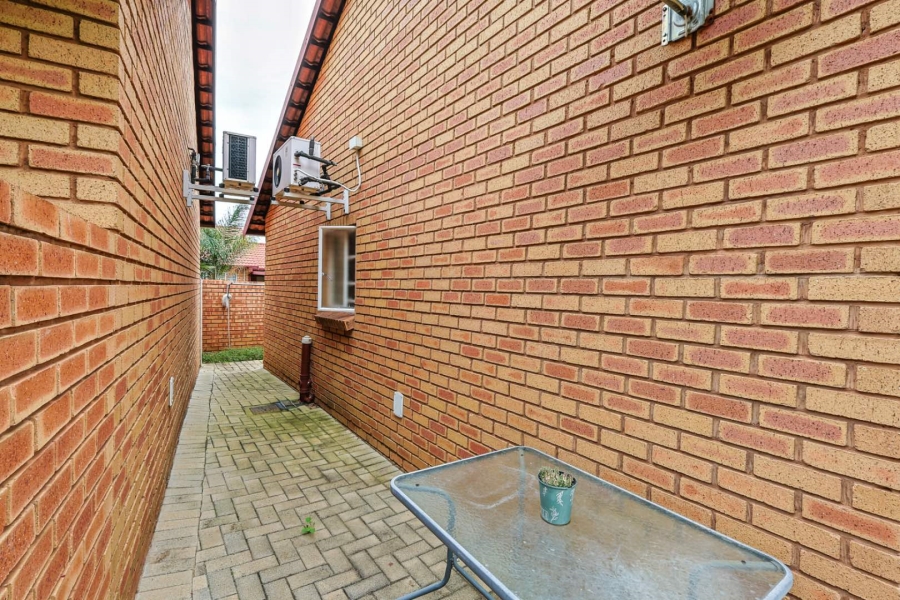 2 Bedroom Property for Sale in Equestria Gauteng