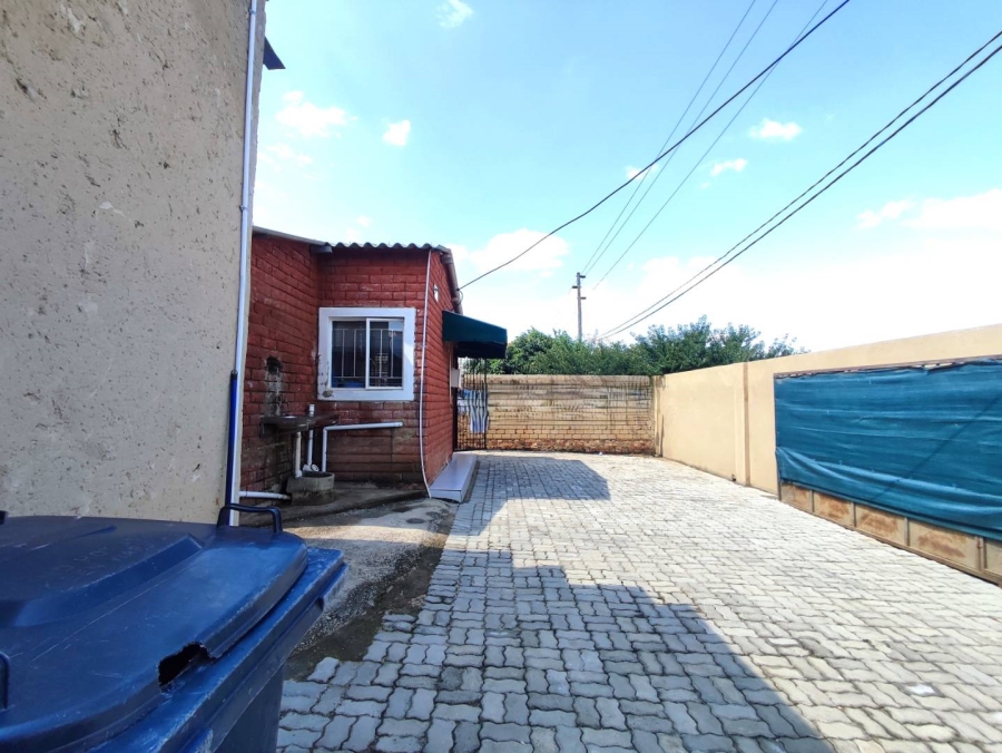 6 Bedroom Property for Sale in Cosmo City Gauteng