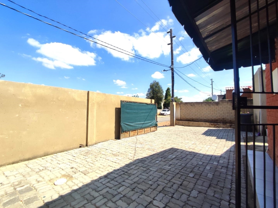 6 Bedroom Property for Sale in Cosmo City Gauteng