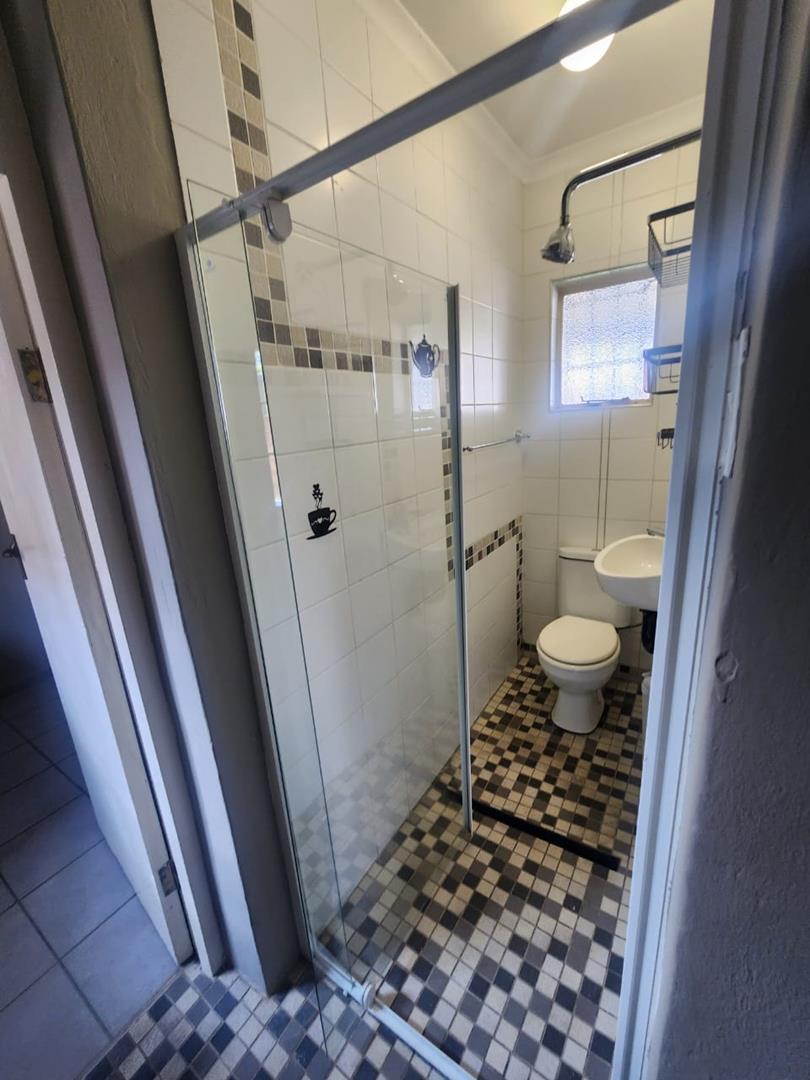 To Let 1 Bedroom Property for Rent in Discovery Gauteng