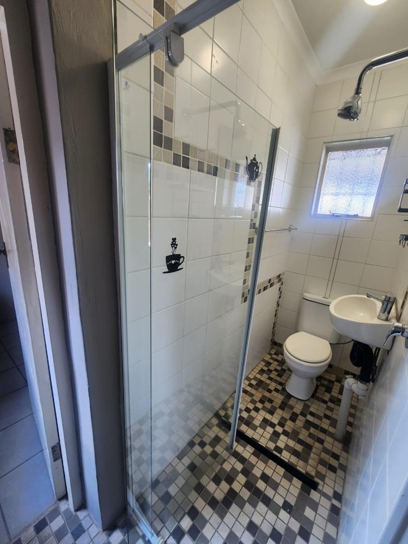 To Let 1 Bedroom Property for Rent in Discovery Gauteng