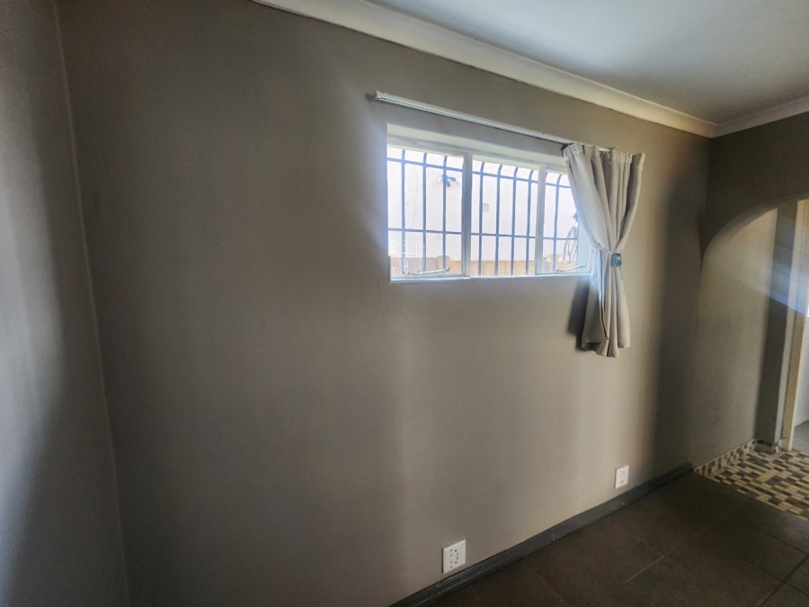 To Let 1 Bedroom Property for Rent in Discovery Gauteng