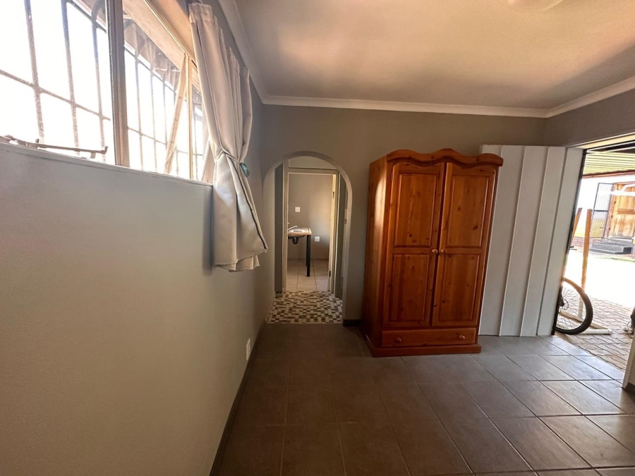To Let 1 Bedroom Property for Rent in Discovery Gauteng