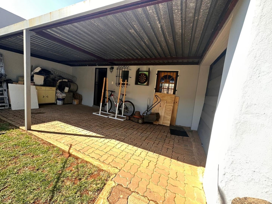 To Let 1 Bedroom Property for Rent in Discovery Gauteng