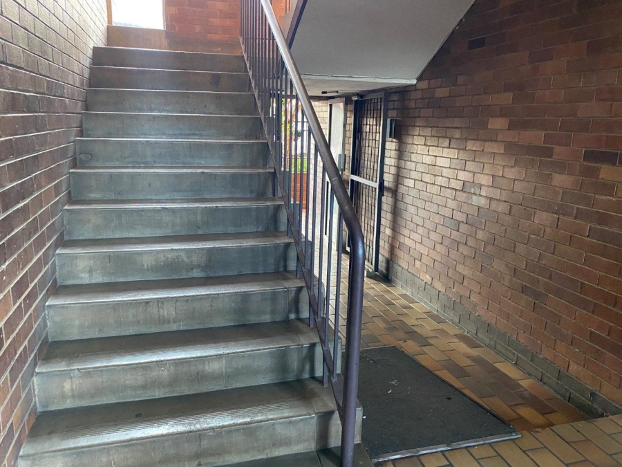 2 Bedroom Property for Sale in Gezina Gauteng