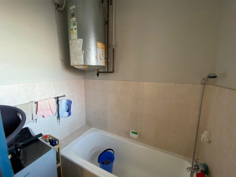 2 Bedroom Property for Sale in Gezina Gauteng