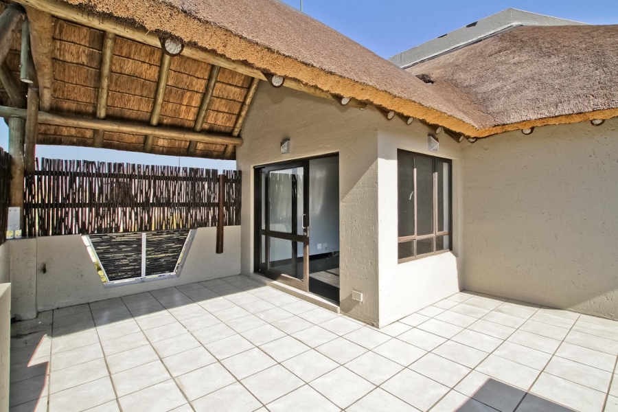 To Let 2 Bedroom Property for Rent in Pineslopes Gauteng