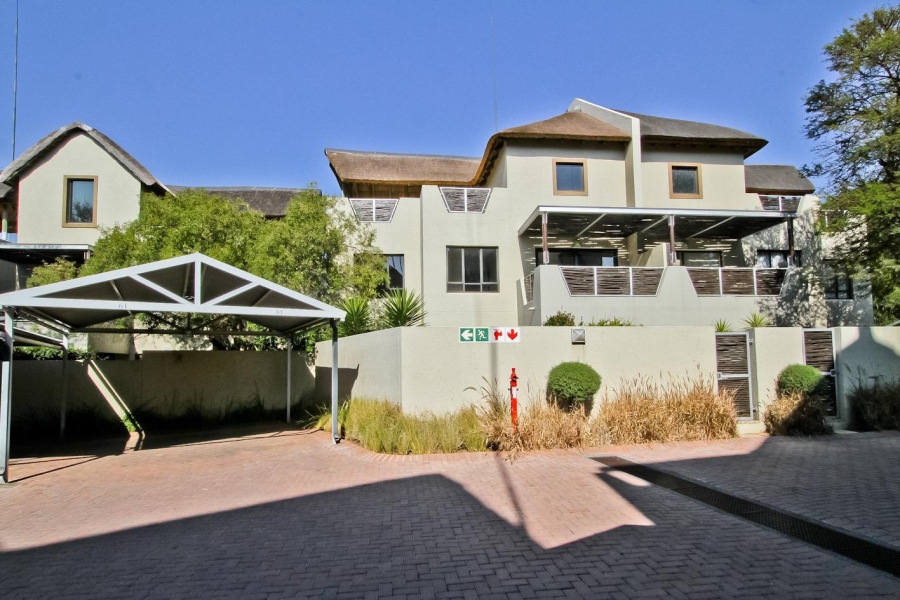 To Let 2 Bedroom Property for Rent in Pineslopes Gauteng
