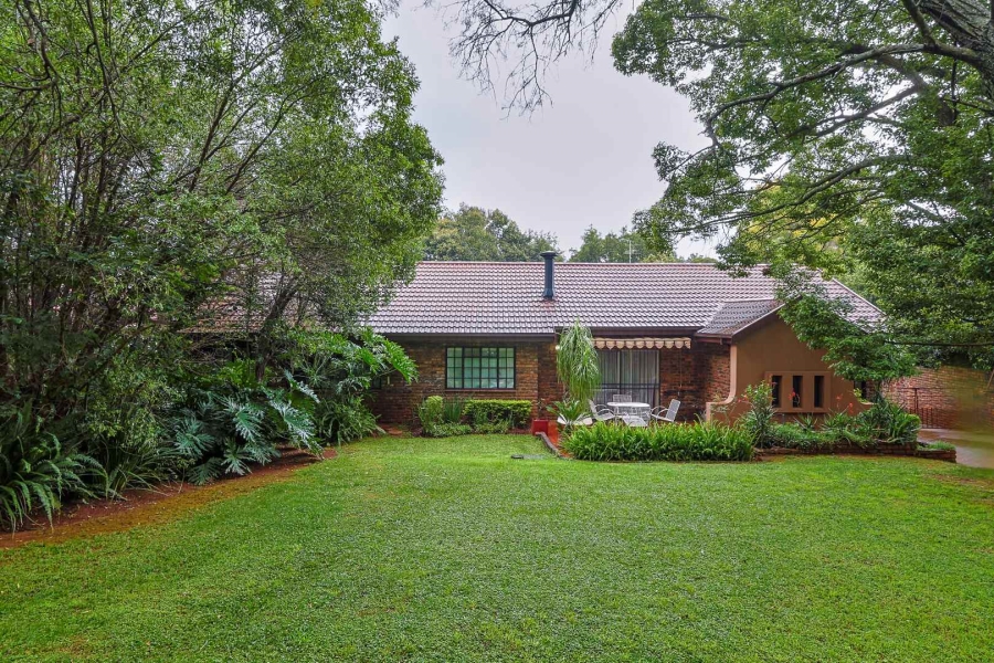 4 Bedroom Property for Sale in Faerie Glen Gauteng