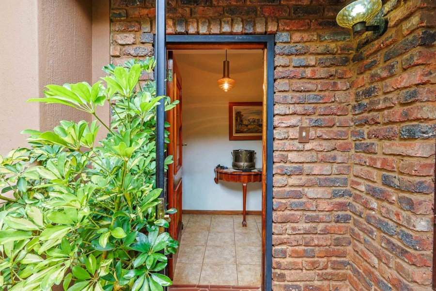 4 Bedroom Property for Sale in Faerie Glen Gauteng