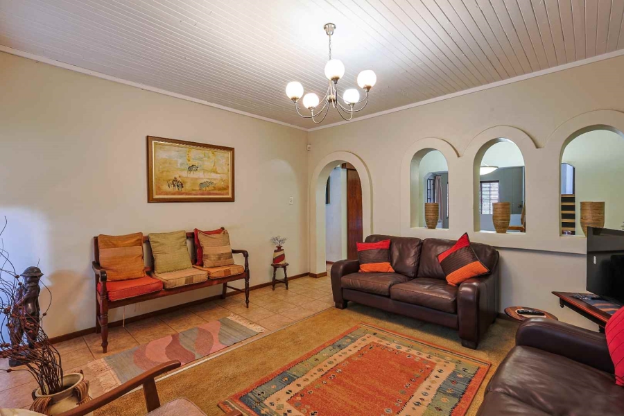 4 Bedroom Property for Sale in Faerie Glen Gauteng