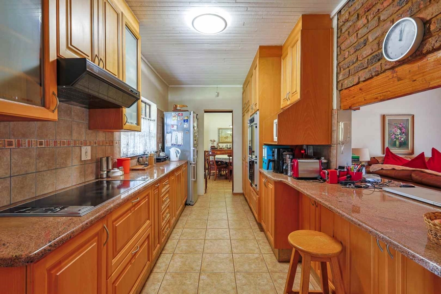 4 Bedroom Property for Sale in Faerie Glen Gauteng