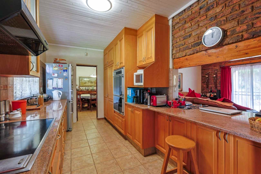 4 Bedroom Property for Sale in Faerie Glen Gauteng