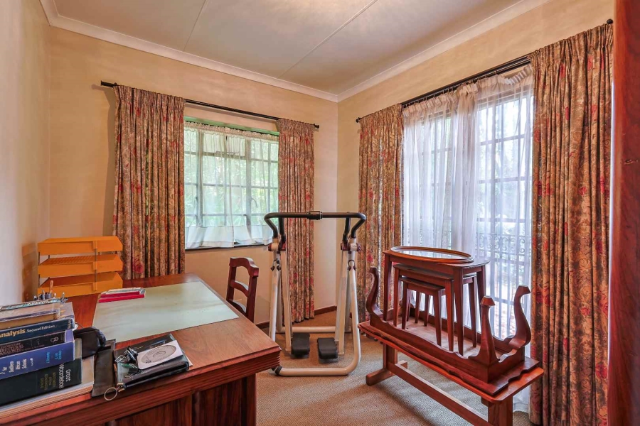 4 Bedroom Property for Sale in Faerie Glen Gauteng