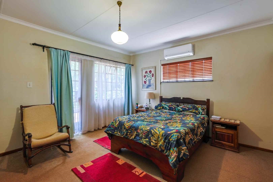 4 Bedroom Property for Sale in Faerie Glen Gauteng