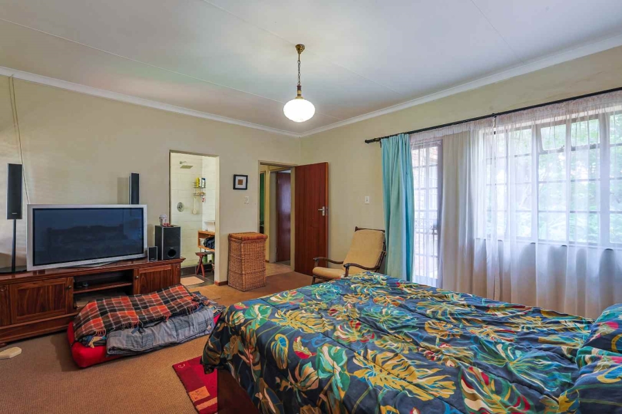 4 Bedroom Property for Sale in Faerie Glen Gauteng