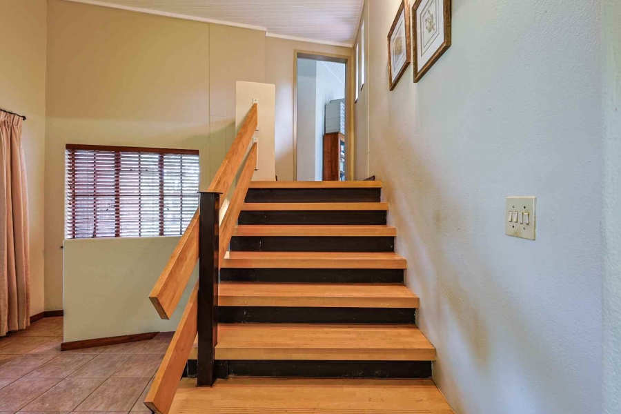 4 Bedroom Property for Sale in Faerie Glen Gauteng