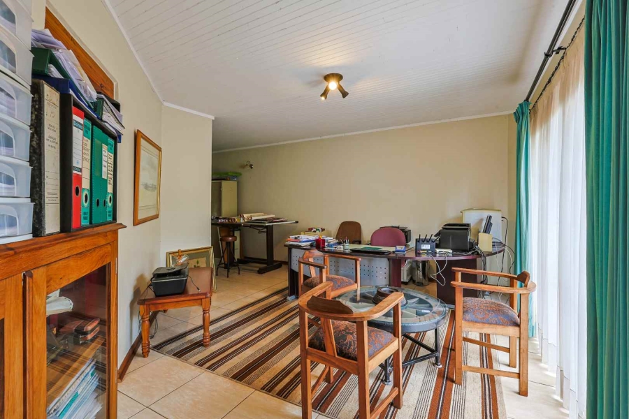 4 Bedroom Property for Sale in Faerie Glen Gauteng