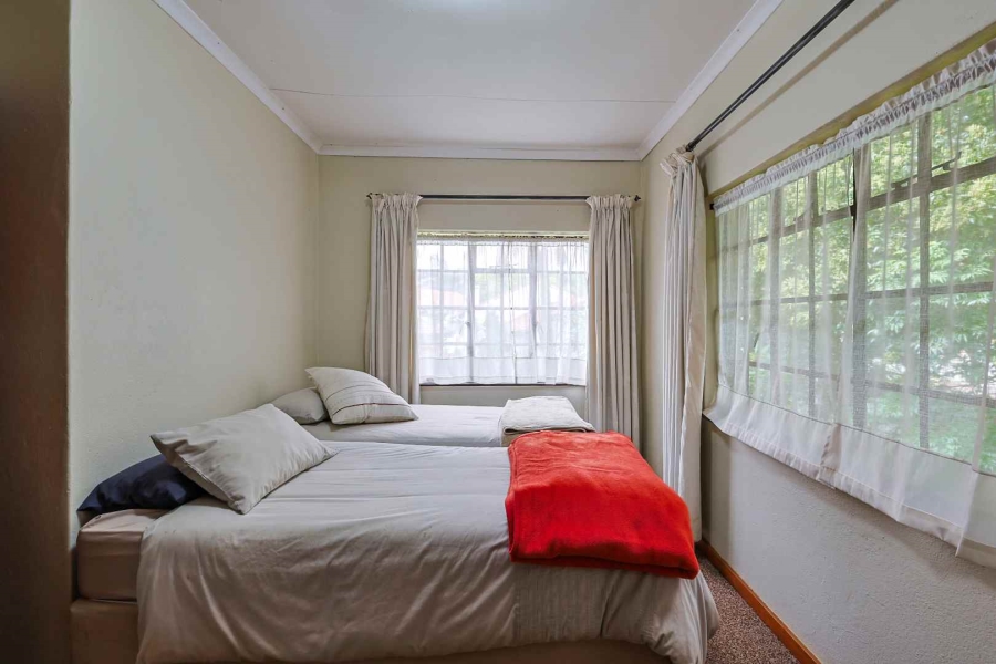 4 Bedroom Property for Sale in Faerie Glen Gauteng