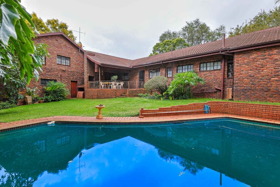 4 Bedroom Property for Sale in Faerie Glen Gauteng