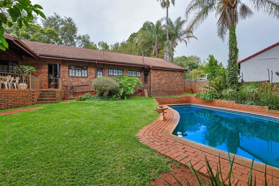 4 Bedroom Property for Sale in Faerie Glen Gauteng