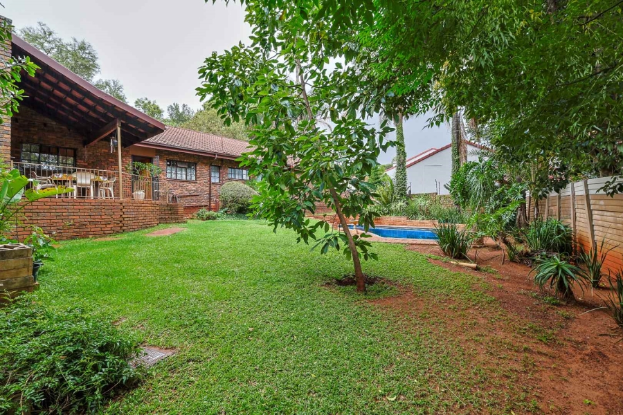 4 Bedroom Property for Sale in Faerie Glen Gauteng