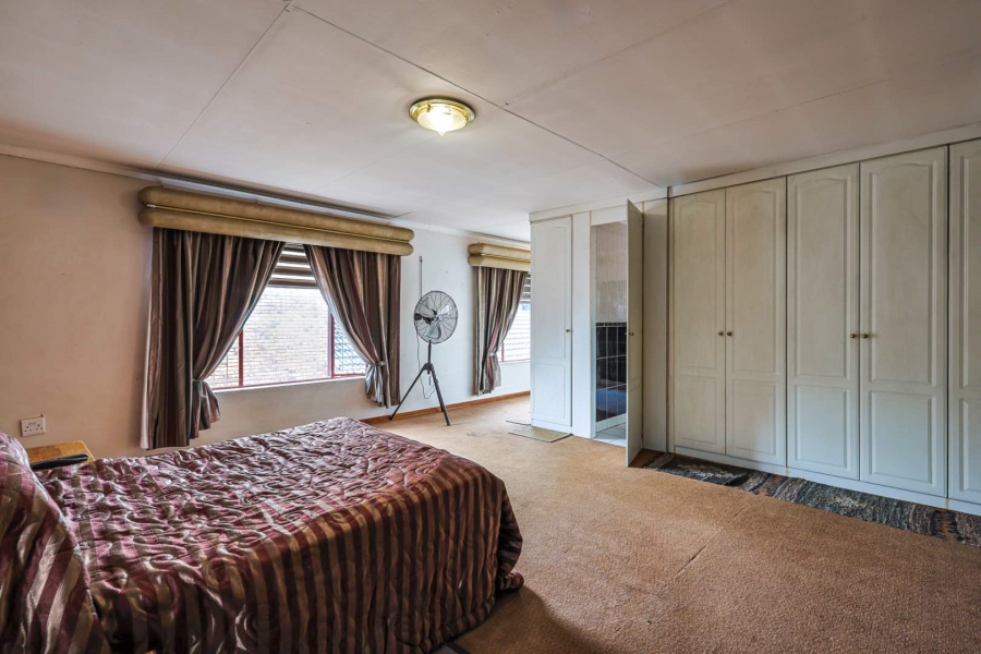 4 Bedroom Property for Sale in Silverton Gauteng