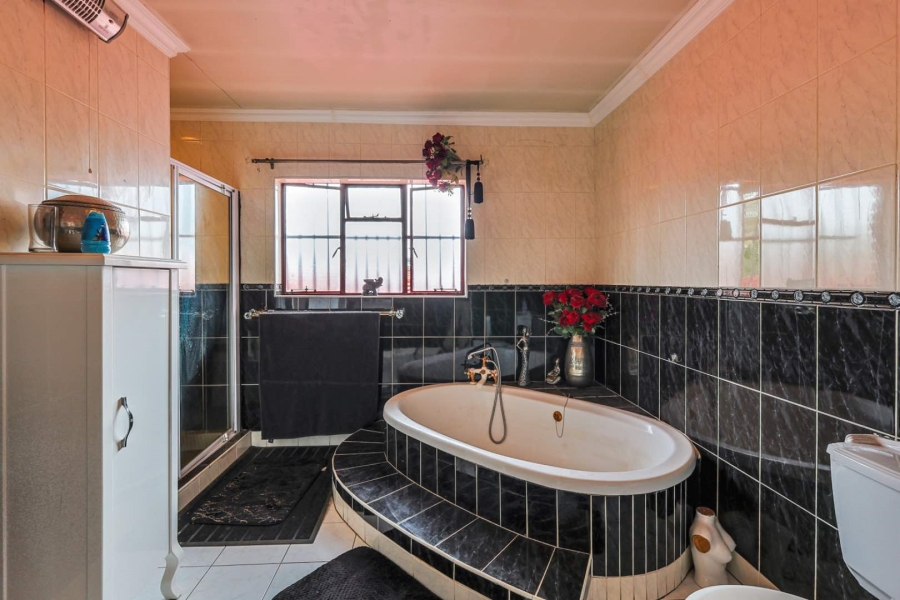 4 Bedroom Property for Sale in Silverton Gauteng