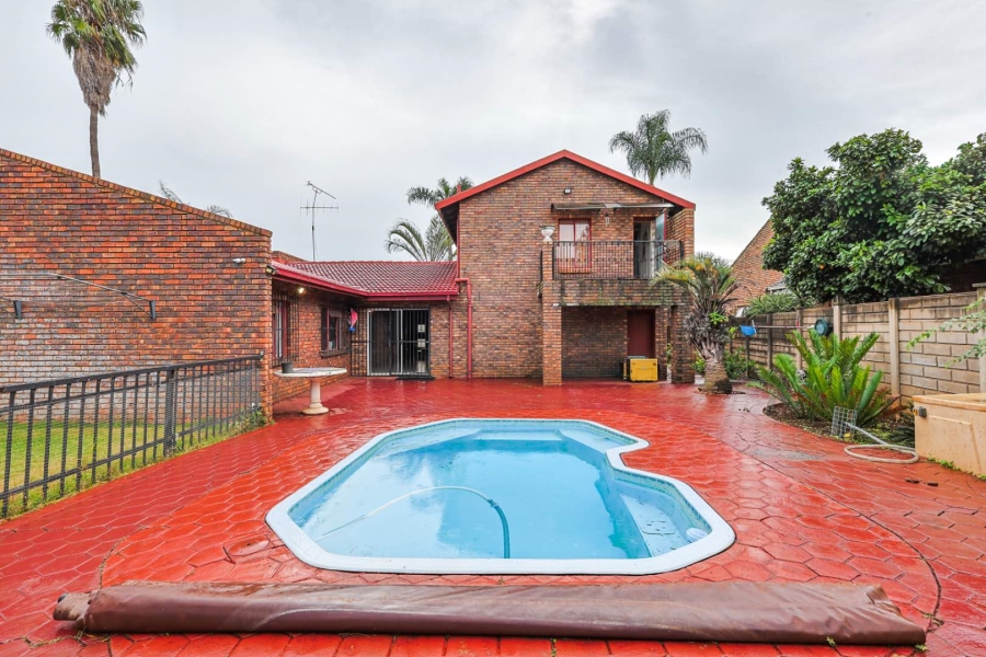 4 Bedroom Property for Sale in Silverton Gauteng