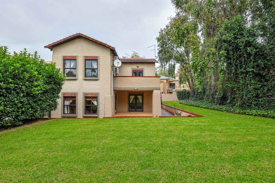 To Let 4 Bedroom Property for Rent in Woodhill Estate Gauteng