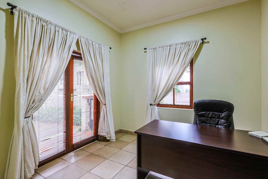 To Let 4 Bedroom Property for Rent in Woodhill Estate Gauteng